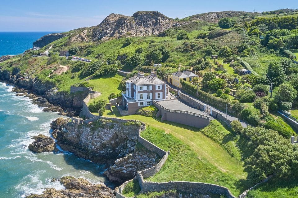 Transport Into the World of These 7 Movies