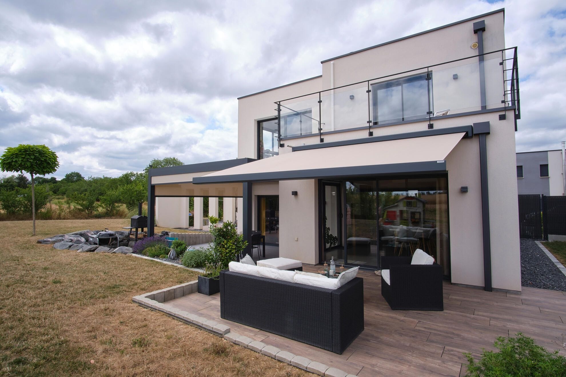 Les stores bannes électriques Somfy - 1