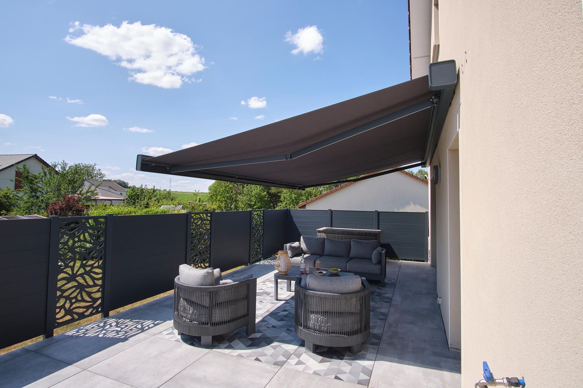 Les stores bannes électriques Somfy - 2