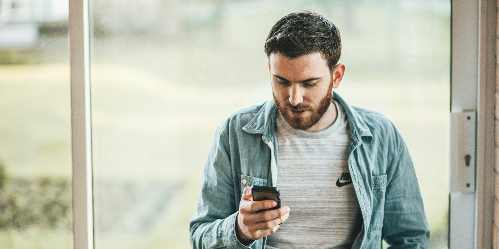 What Is International Roaming &amp; Should You Use It?